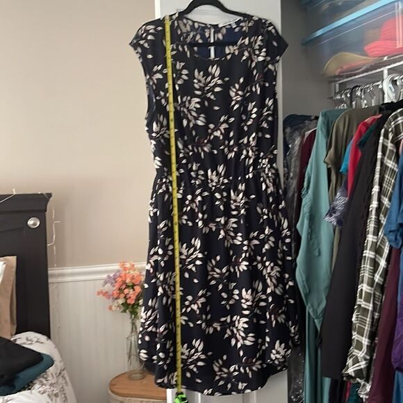 Classy Floral Dress - Picture 10 of 10